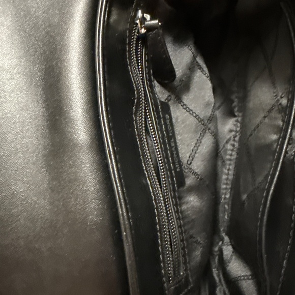 Michael Kors Black Shoulder Bag with Chain Strap - Picture 8 of 10